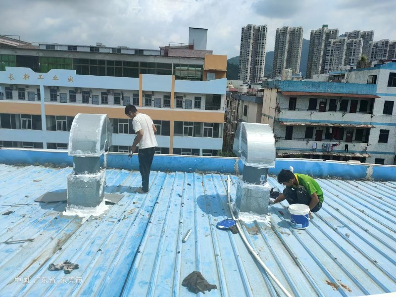 光泽钢结构屋面涂料维修方法